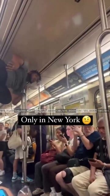 Обычное утро в метро Нью-Йорка