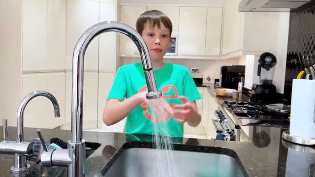 Мисс Кэйти и Мистер Макс - Катя и Макс послушные дети