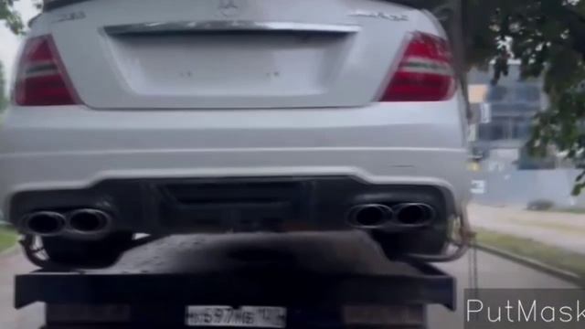 Mercedes-Benz без номеров и документов исключен из движения в Армавире