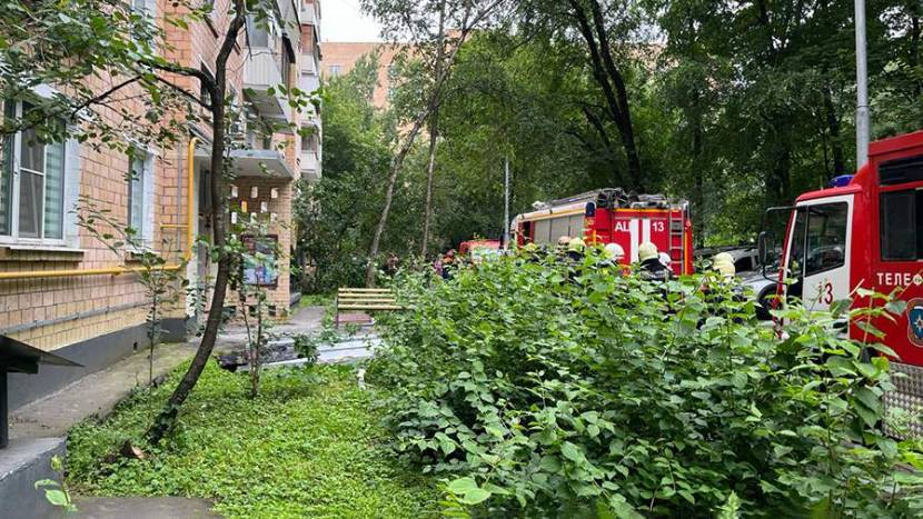 Один человек погиб в результате пожара на севере Москвы