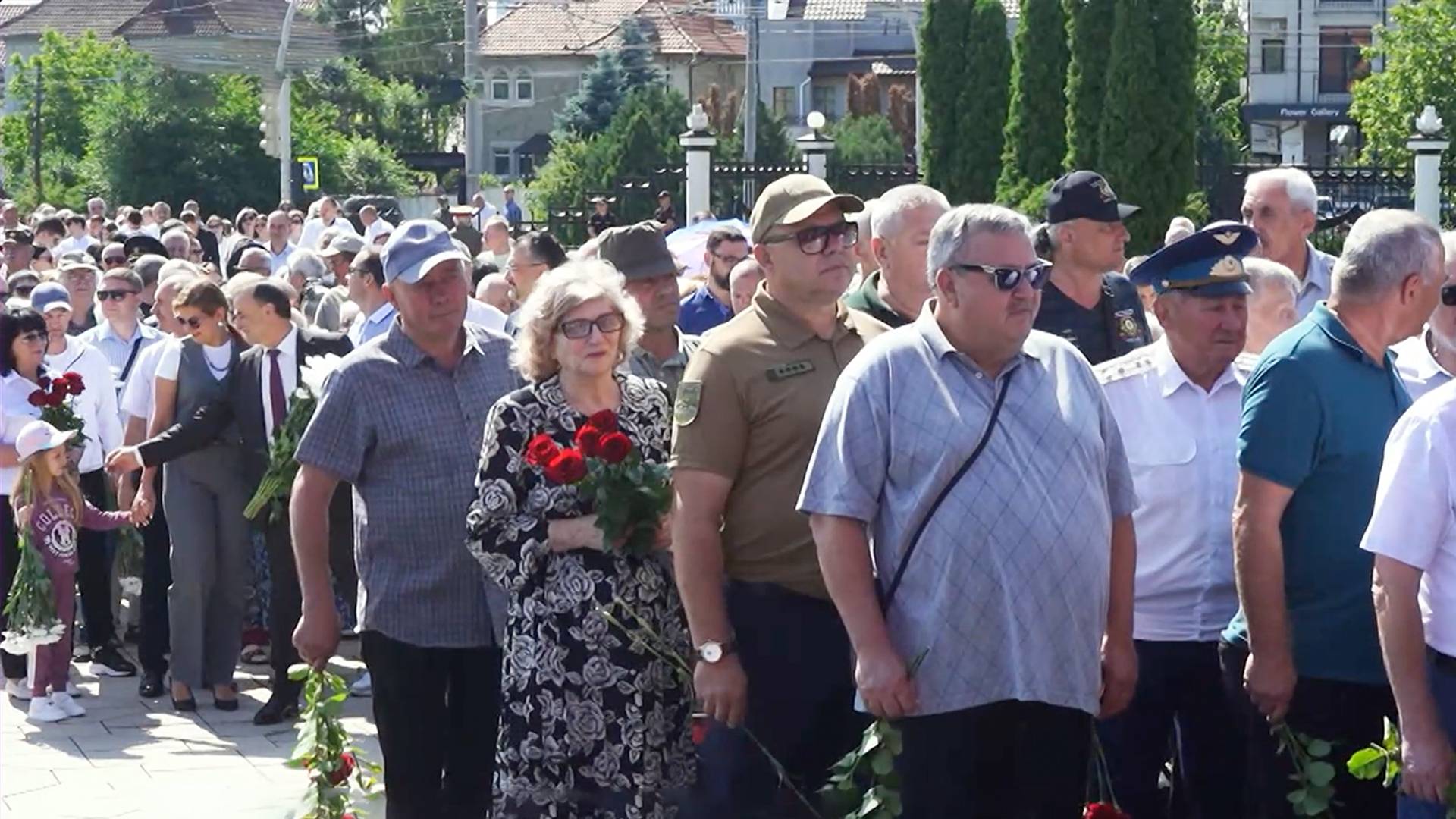 День памяти и скорби: в Молдове зажгли свечи и возложили цветы к мемориалу «Вечность»