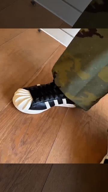 Стильная модель Thug Club x adidas Superstar