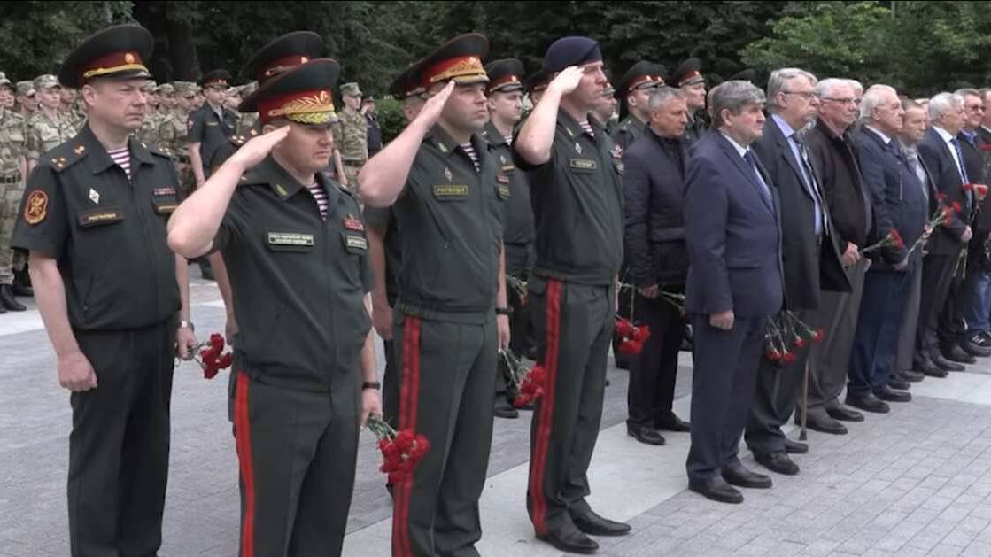 Росгвардейцы в Москве почтили память павших в годы Великой Отечественной войны