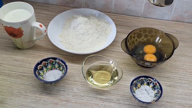 Заливной пирог с капустой и лесными грибами.