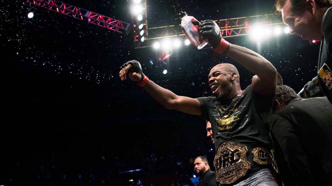 Чемпион UFC в тяжелом весе Джон Джонс официально завершил карьеру