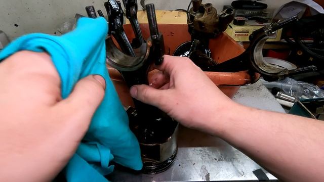 Двигатель с Волги змз 402, разборка/дефектовка. Думал будет хуже.