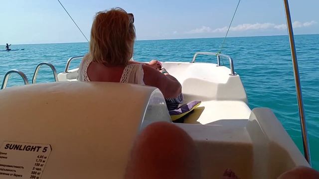 На катамаране