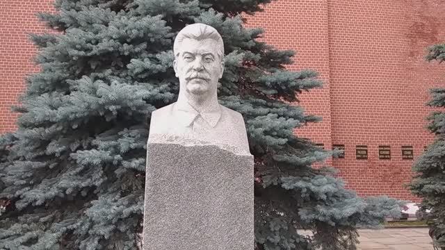 Москва. Могила Сталина. Некрополь у Кремлёвской стены