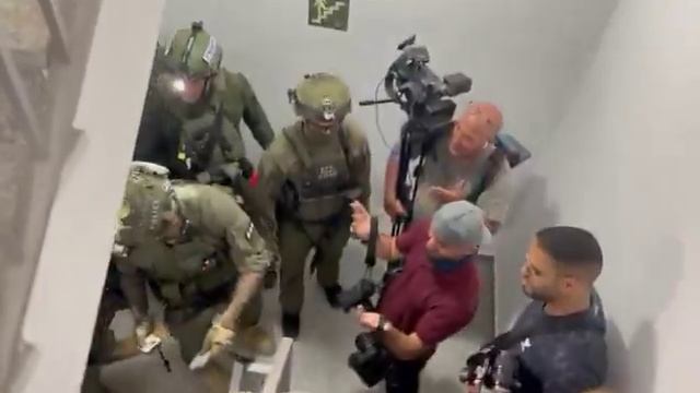 Цахал разделила иностранных и местных репортеров, чтобы первые не могли освещать места прилетов