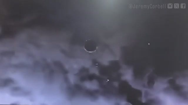 Огромный Корабль Над Индо-Пакистанской Границей