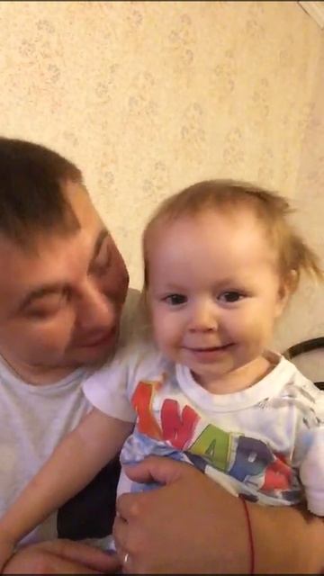 Катя считает до 10 по английски