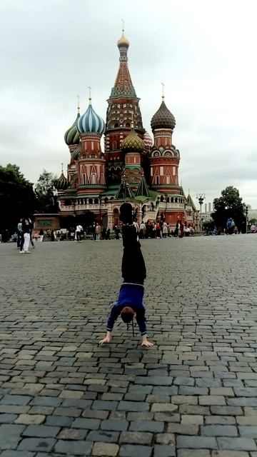 С ДНЕМ РОЖДЕНИЯ СЫНОК!!!)))И ПРИВЕТ МОСКВА)))