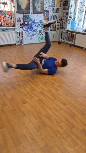 B boy Eduardo training
