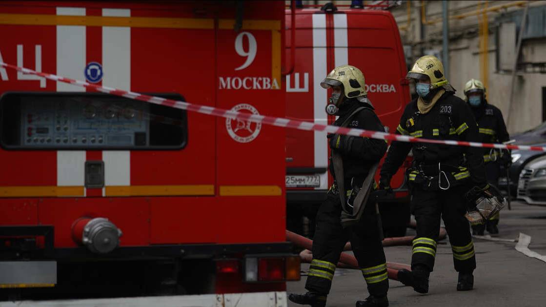 Пожар в доме на севере Москвы, где погиб один человек, ликвидирован