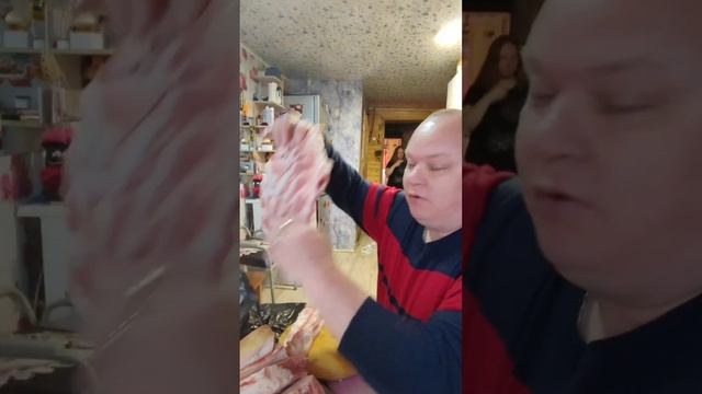 Вороне как то Бог, послал кусочек сала 🤣 или история о том, как я разделывал мясо