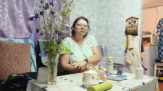 Окучивала картошку