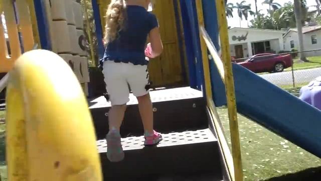 Диана Рома - Диана как мама для куклы
