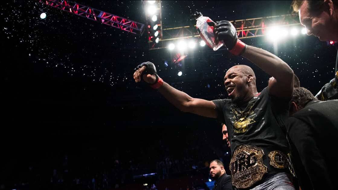 Чемпион UFC в тяжелом весе Джон Джонс официально завершил карьеру