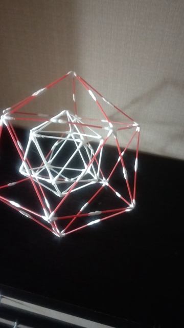 двойной икосаэдр из ватных палочек