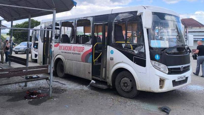 Три человека пострадали при ударе ВСУ по автобусной остановке в Сватово в ЛНР