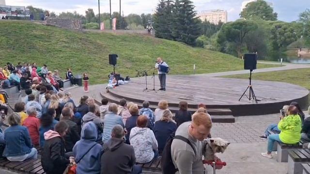 'ДЕТСТВО' и 'ДЕРЕВЕНЬКА МОЯ' под гармонь. ВЕЧЕР ПАМЯТИ Шатунова, завершение. Город Киров. 20.06.2025