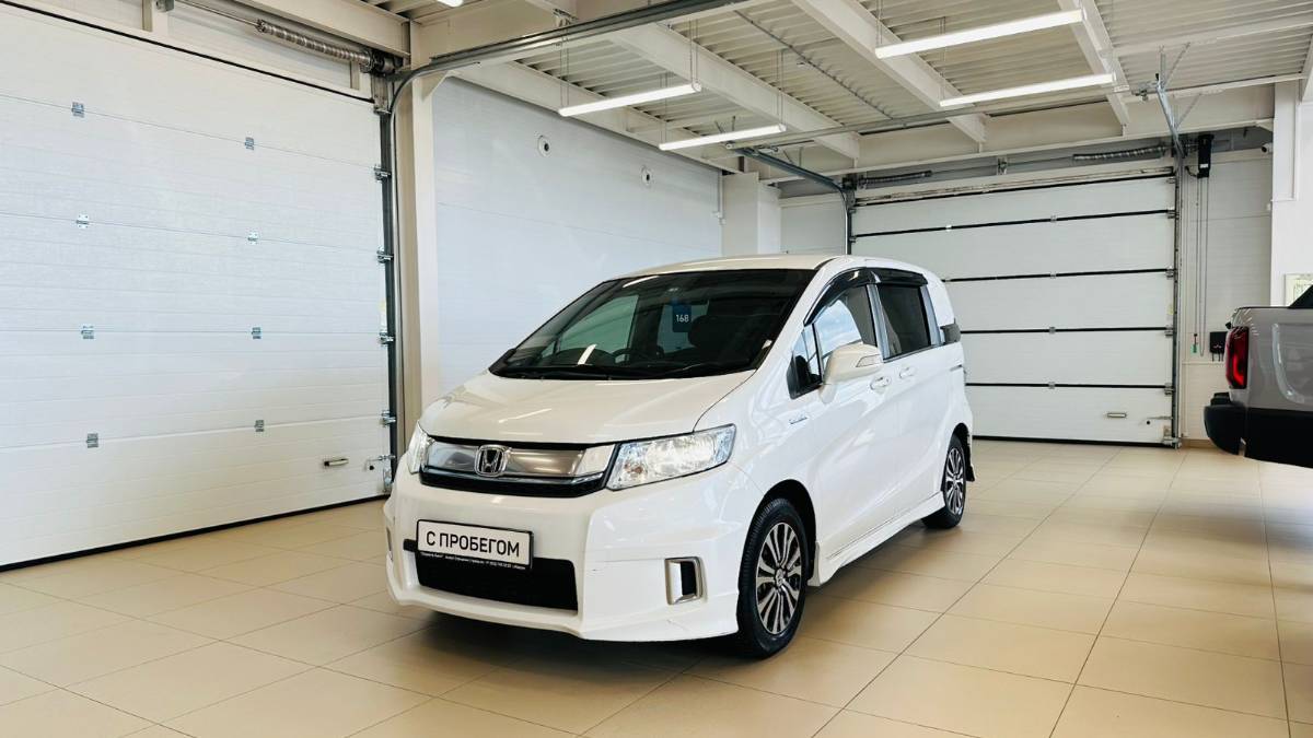 Honda Freed Spike, 2014 год