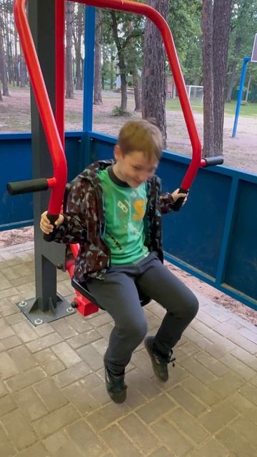 Тренажеры на улице, потому что это самый дешевый лагерь Тамбовской области 😁
