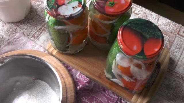 1000010491.mp4Скоро наступит пора готовить на зиму наши любимые заготовки помидорчиков и огурцов.