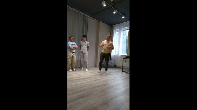 Чёрный квадрат сцена артстуд