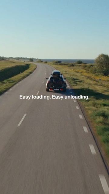 Бокс на фаркоп Thule_Arcos_Loading_1080x1920_1