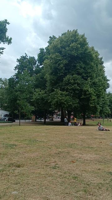 Парк Шепердс Буш Грин, Лондон, Англия (Shepherd's Bush Green, London, UK)