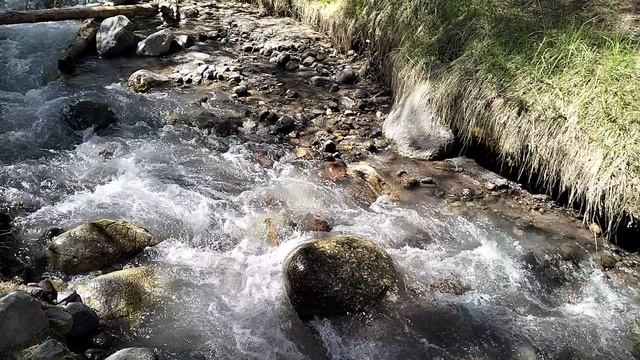 ГОРНАЯ РЕКА В ТЕРСКОЛЕ. ПРИЭЛЬБРУСЬЕ