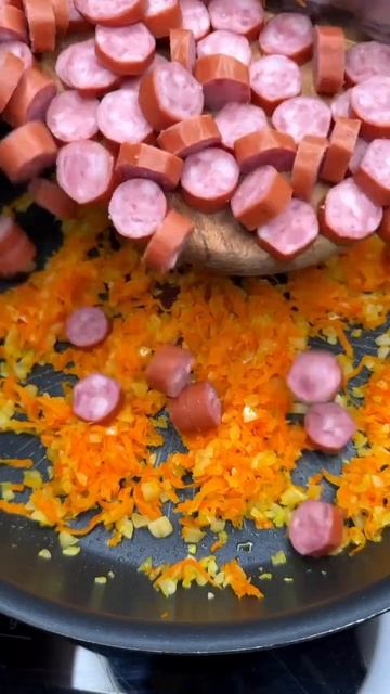 🍲 Сливочный сырный суп с охотничьими колбасками
