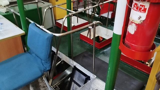 Гоголь, работает паровая машина
