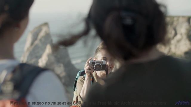Ритмы поднимают над горизонтом вместе с камерой - Disfraz (LIV) -- opo -- Estudios Indigeniformes