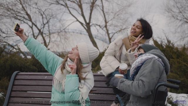 Музыка пробирает сильнее, чем закат над горами - Molly Girls -- SUPERARE -- VII
