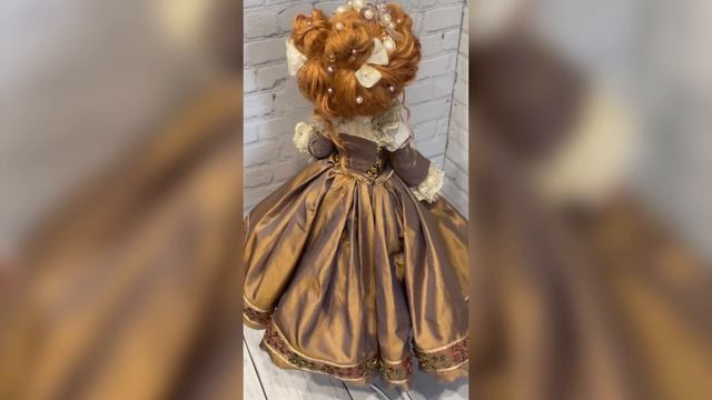 Коллекционная фарфоровая кукла: «Кэтрин».