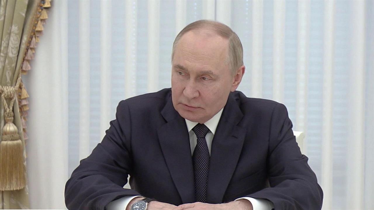 Владимир Путин провел встречу с авторами новых учебников истории
