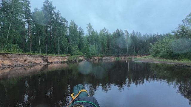 Сплав по реке Песь ( впереди место отдыха )