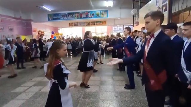 Вальс выпускников 2025