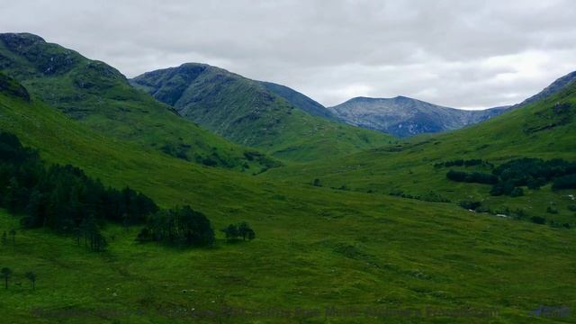 Почему эти кадры ПОД ЗАПРЕТОМ - Sunday Train -- G. H. Everetts -- looks at mountains