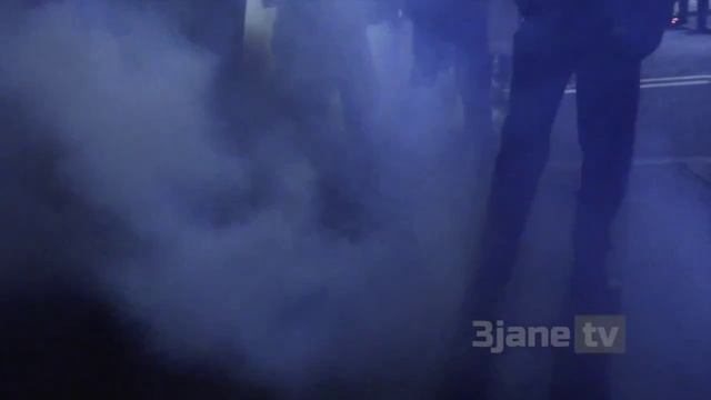 🇺🇸В Портленде продолжаются жестокие нападения на федералов.
▶️Вчера 250+ участников...🔽🔽🔽