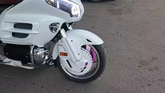 GL1800 outside
