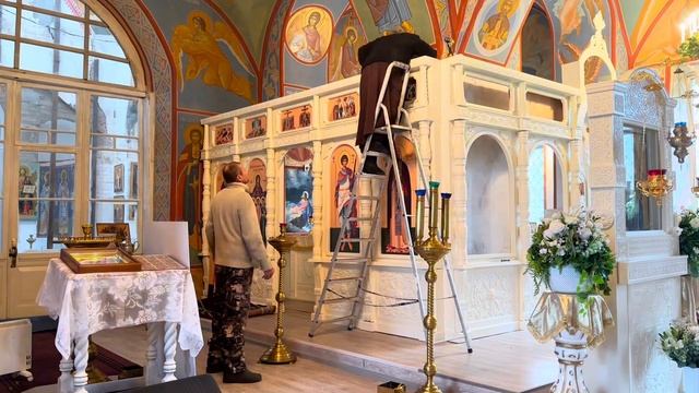 Установили_иконы_в_иконостас_Придел_пророка_Божьего_Илии