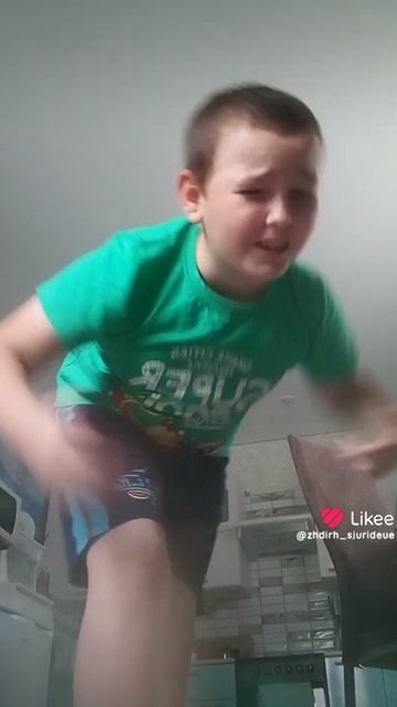 Like_7516113106187681103.mp4