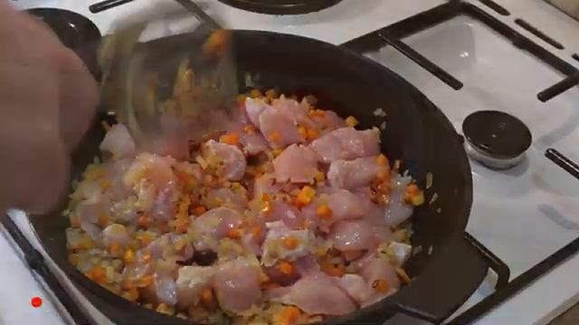 Куриная грудка с фасолью и овощами в томатном соусе. Простой рецепт, вкусное блюдо.
