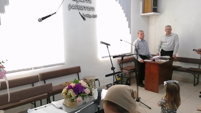 Слушайте повесть любви в простоте / общее пение