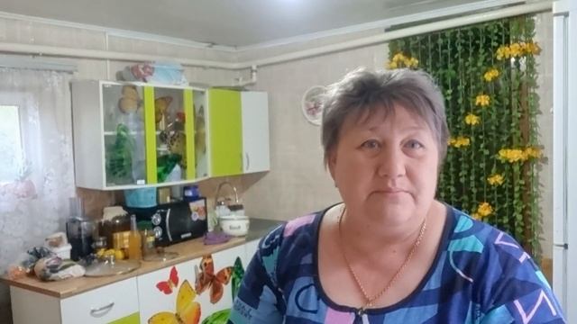 Жарю и тушу  свинину, заправляю селёдочку и отвариваю картофель.