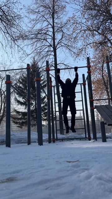 Подтягивание,раскрываем грудную клетку ,укрепляем мышцы