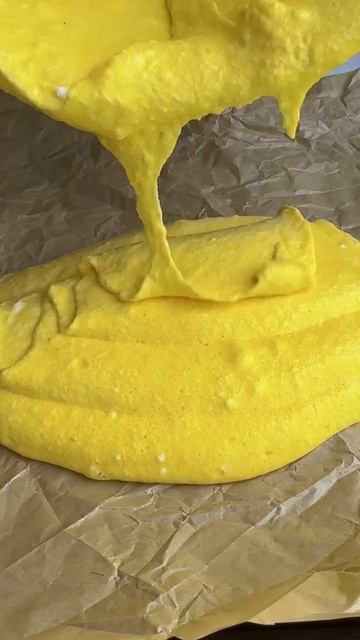 🍰 Рулет с варёной сгущёнкой и орехами.